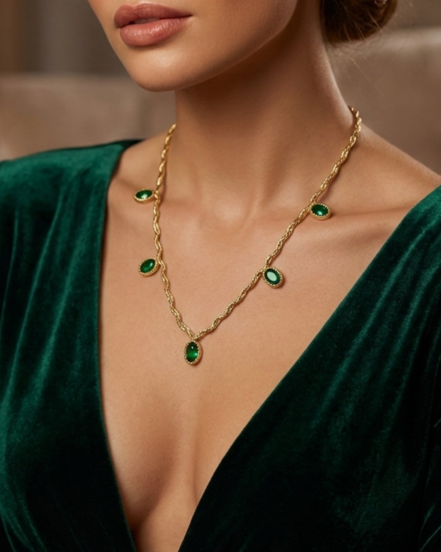 Noor-E-Eid | Emerald Green Curve Chain Necklace | Luxe Gift Set