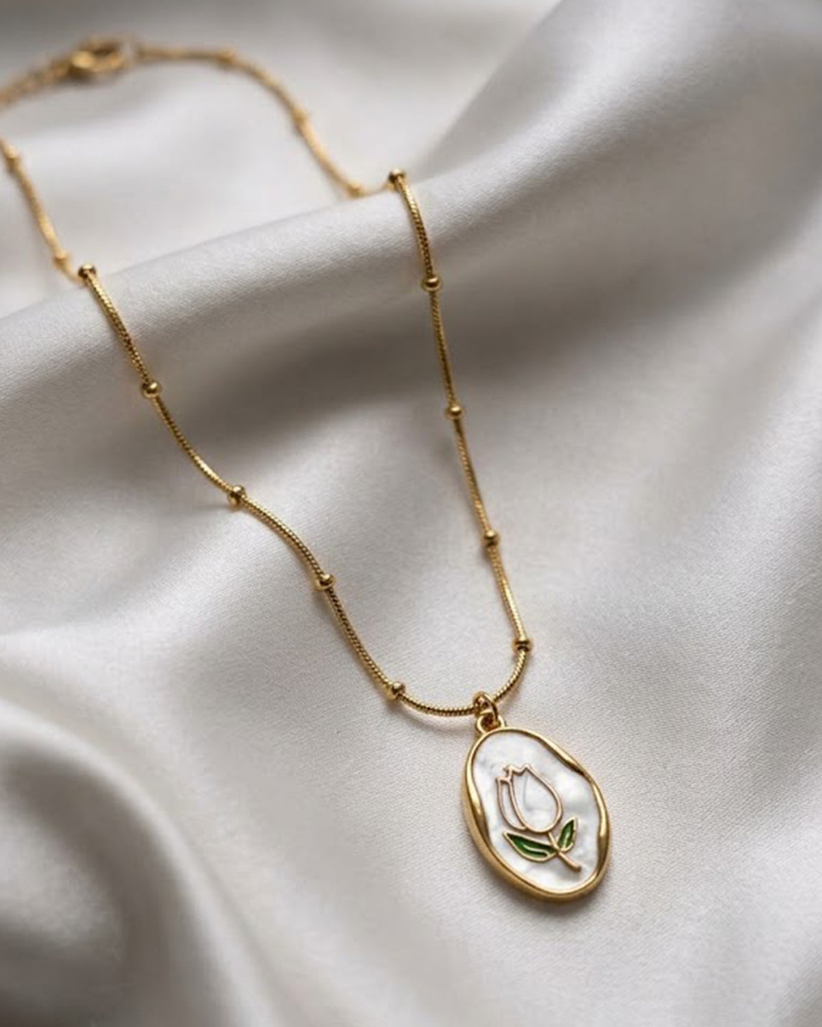 French-Inspired Vintage Oval Tulip Pendant Necklace