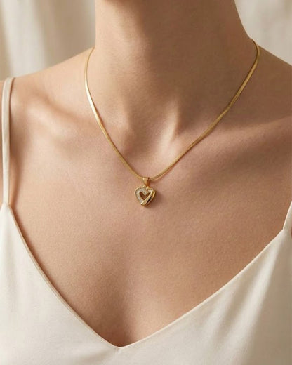 Baguette-cut crystal heart Necklace