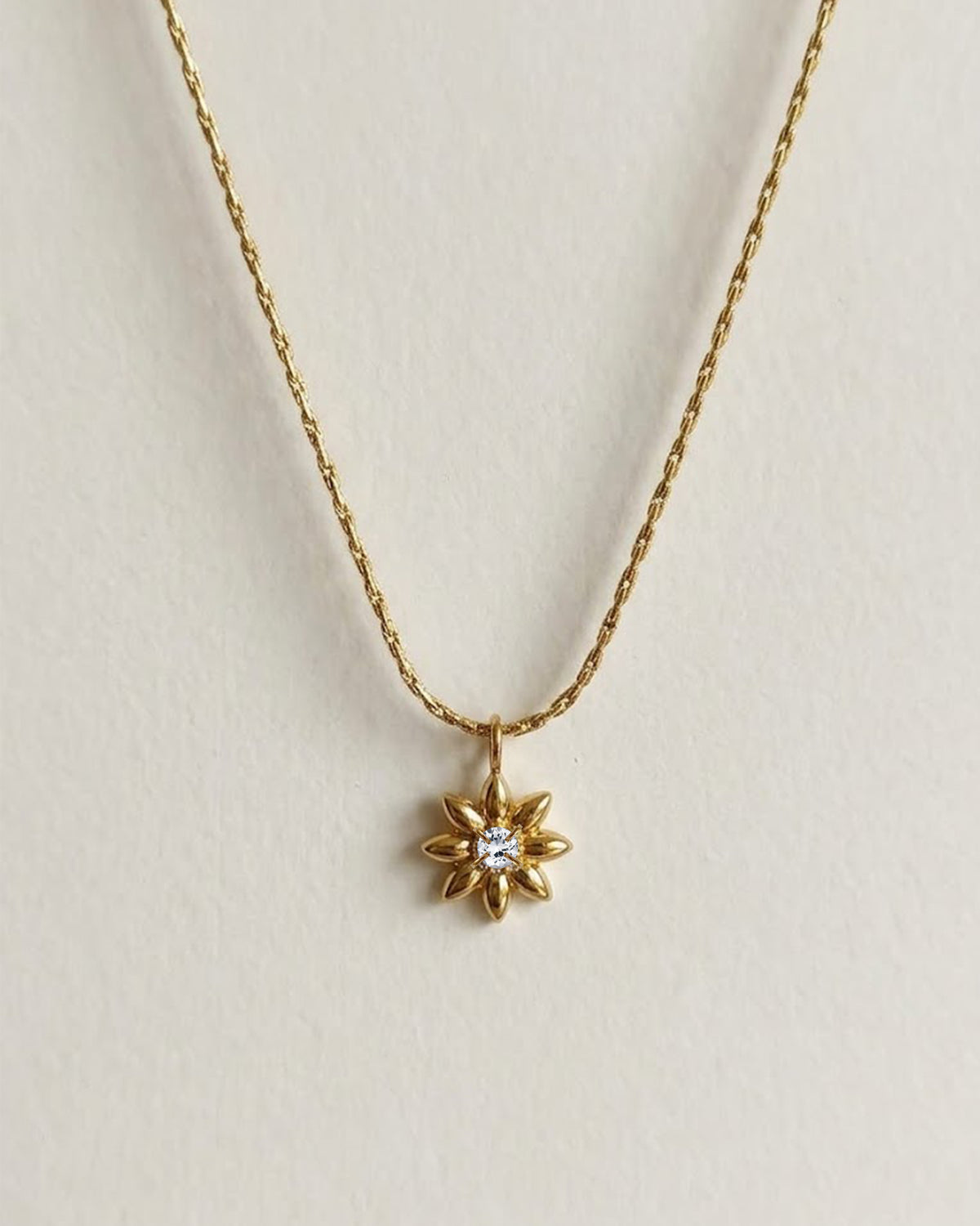 Dainty Golden Floral Crystal Pendant Necklace