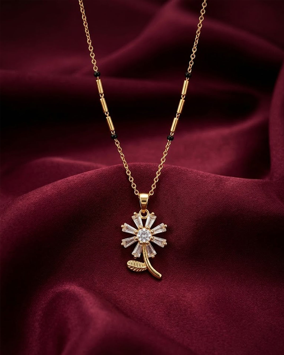 Daisy Floral Solitaire Pendant Mangalsutra