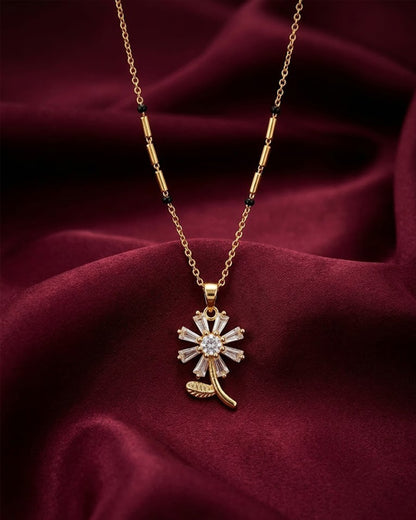 Daisy Floral Solitaire Pendant Mangalsutra