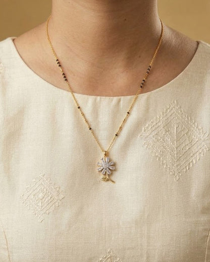 Daisy Floral Solitaire Pendant Mangalsutra