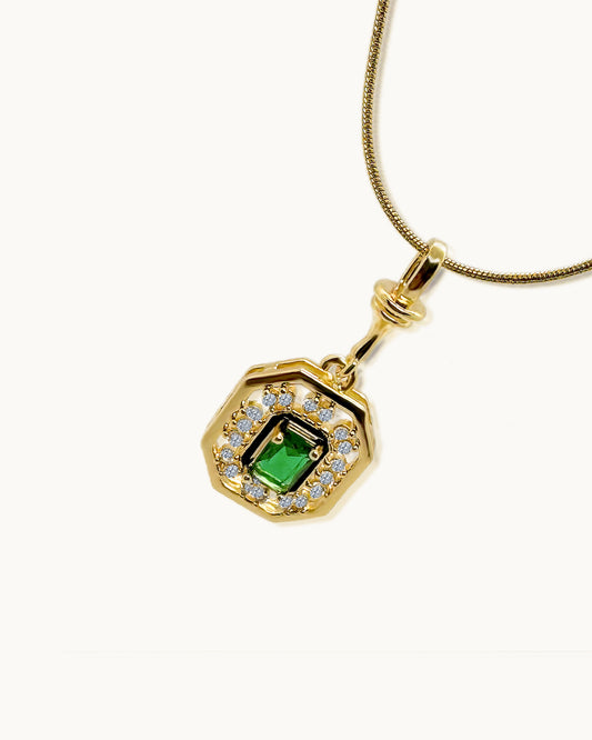 Emerald Glow Vintage Necklace